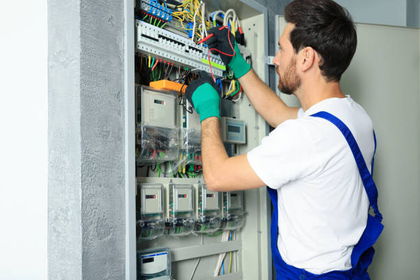 Best Circuit Breaker Repair  in Pardeeville, WI